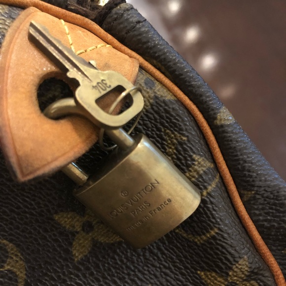 Louis Vuitton Speedy 30 - Picture 10 of 16